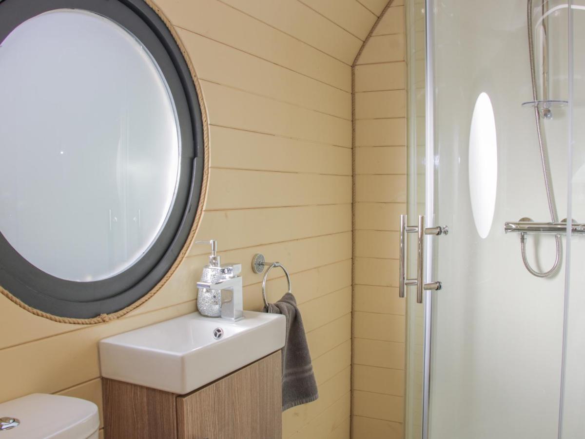 Stapeley Pod Villa Shrewsbury Ngoại thất bức ảnh